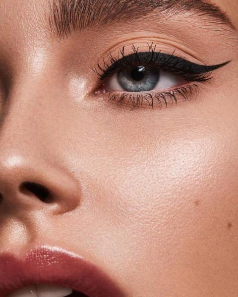 ايلاينر الوان سيفورا + استيكر هدية لرسم الايلاينر